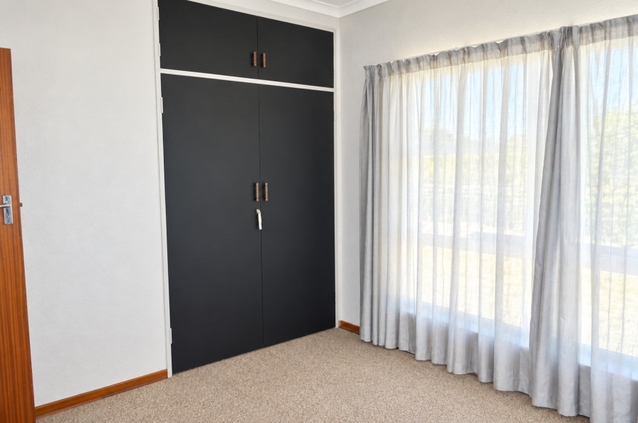 5 Bedroom Property for Sale in La Hoff North West